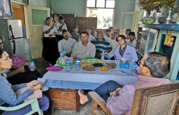 Mr.Nandan Singh Bhaisora, Consul General accompanied by H.E. Daw Nan Hmwe Hmwe Khin, Minister, Sagaing Govt and Area MP U Kyaw Htay Lwin visited 16 Beds, Stational Hospital in Nantaw Village and had interaction with the doctors. Village Admn. about infrastructure, equipment etc.